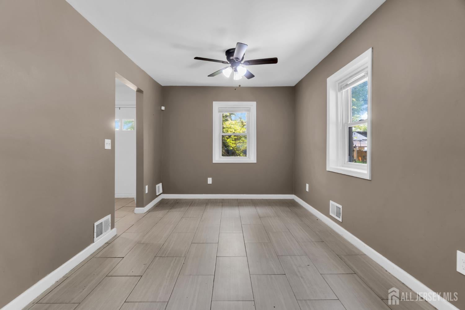 303 Stephenson Ave, Middlesex, NJ 08845 photo