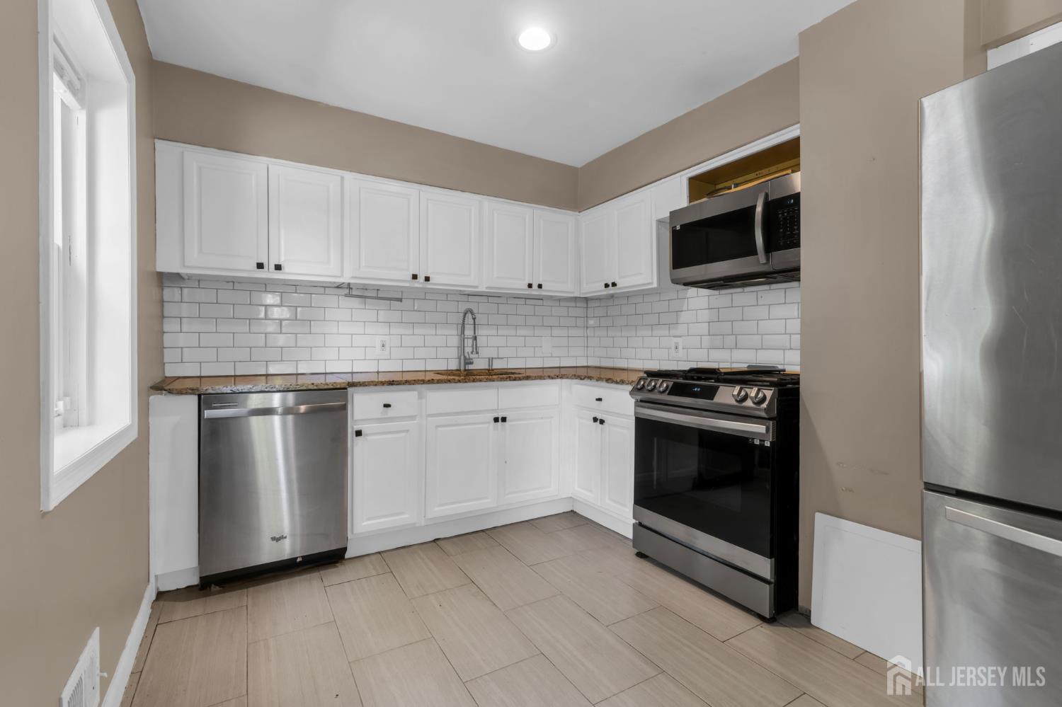 303 Stephenson Ave, Middlesex, NJ 08845 photo