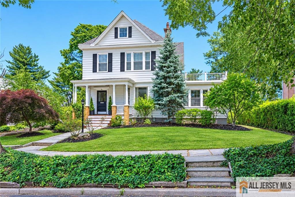 76 Spring St, Metuchen, NJ 08840