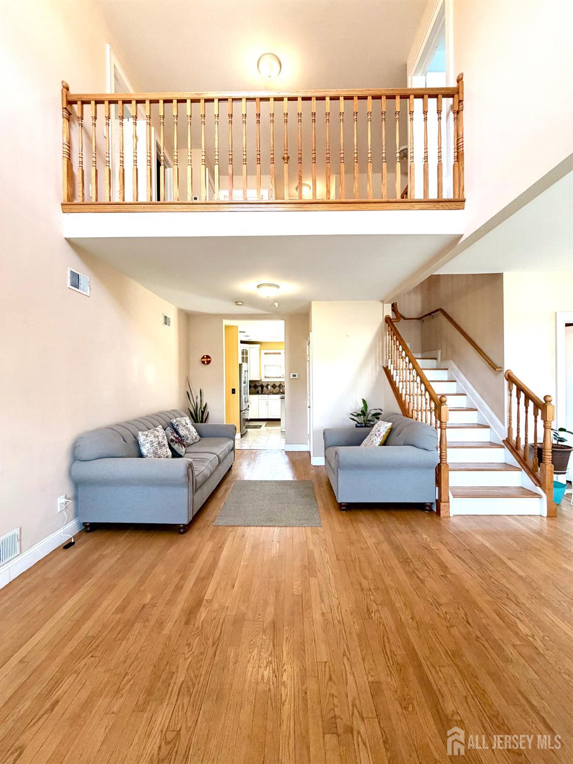 33 Livingston Ave, Avenel, NJ 07001 photo