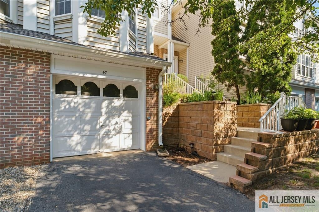 47 Lambiance Ct, Highland Park, NJ 08904