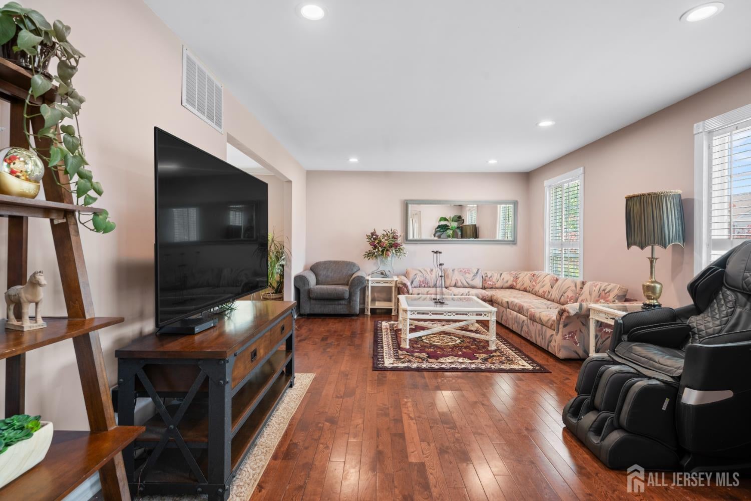 23 Aldingham Cir, East Brunswick, NJ 08816 photo