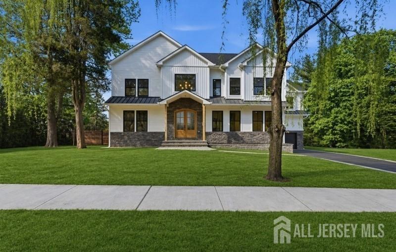 61 Hickory St, Metuchen, NJ 08840