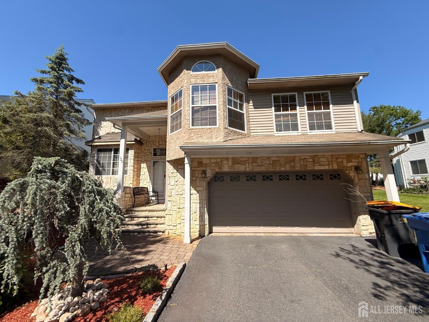 125 Wainwright Dr, Matawan, NJ 07747