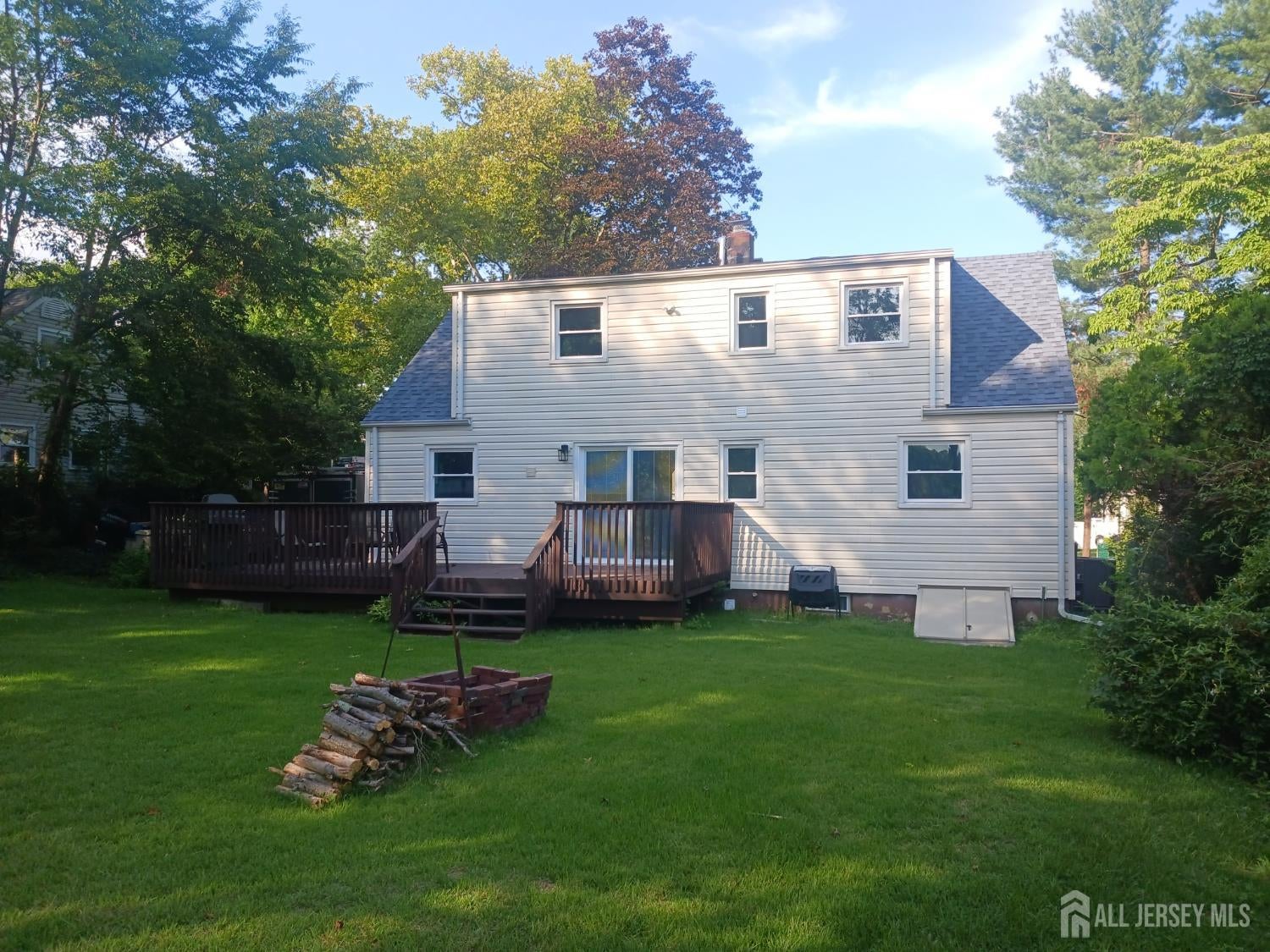 37 Harrison Ave, East Brunswick, NJ 08816 photo