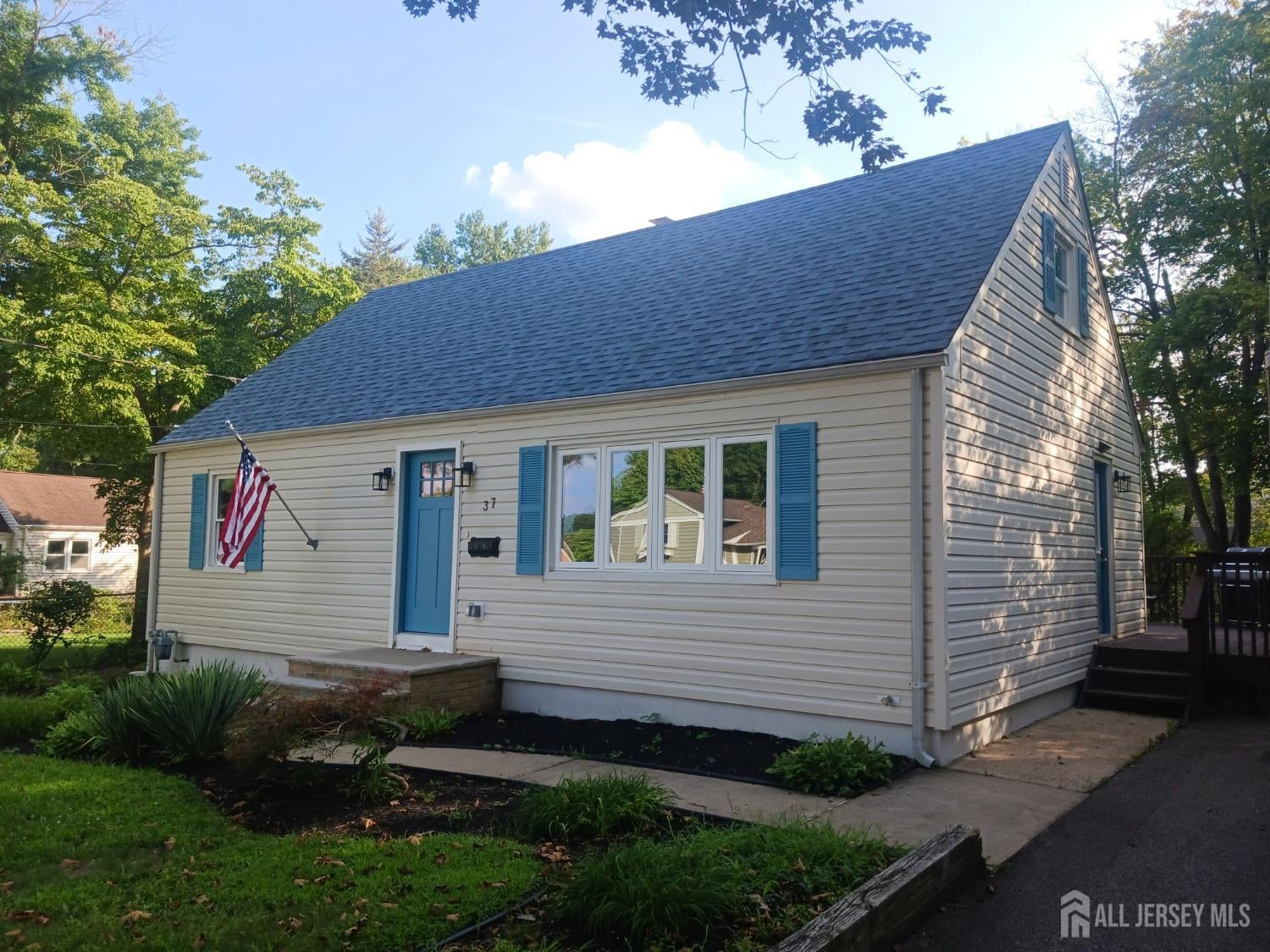 37 Harrison Ave, East Brunswick, NJ 08816 photo