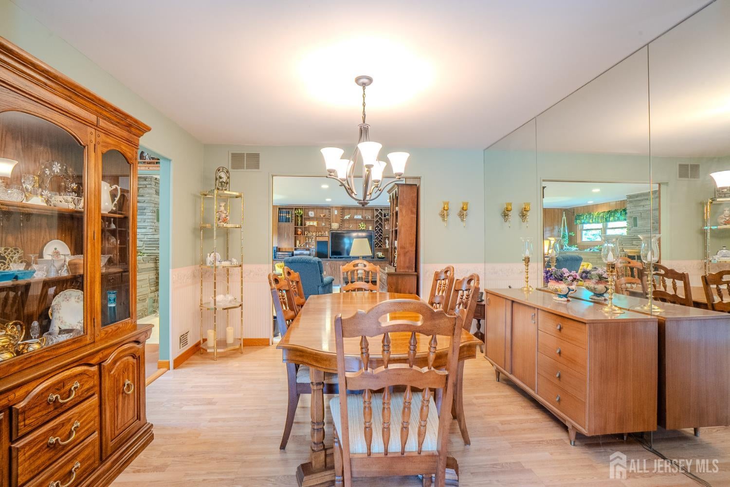 2215 Polk Ave, North Brunswick, NJ 08902 photo