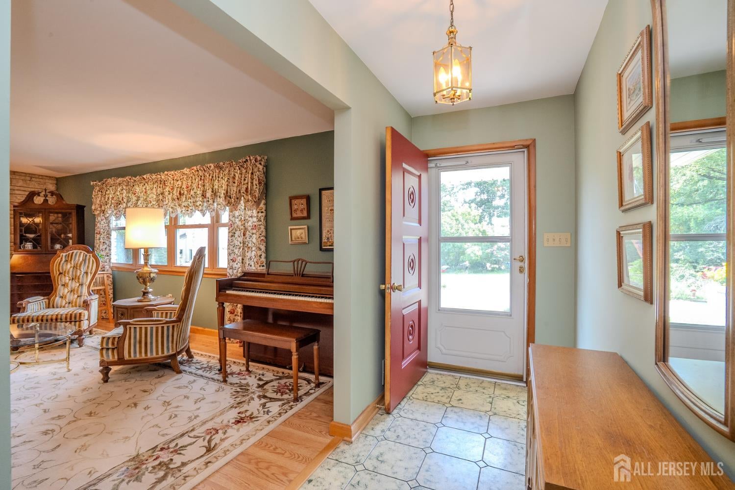 2215 Polk Ave, North Brunswick, NJ 08902 photo
