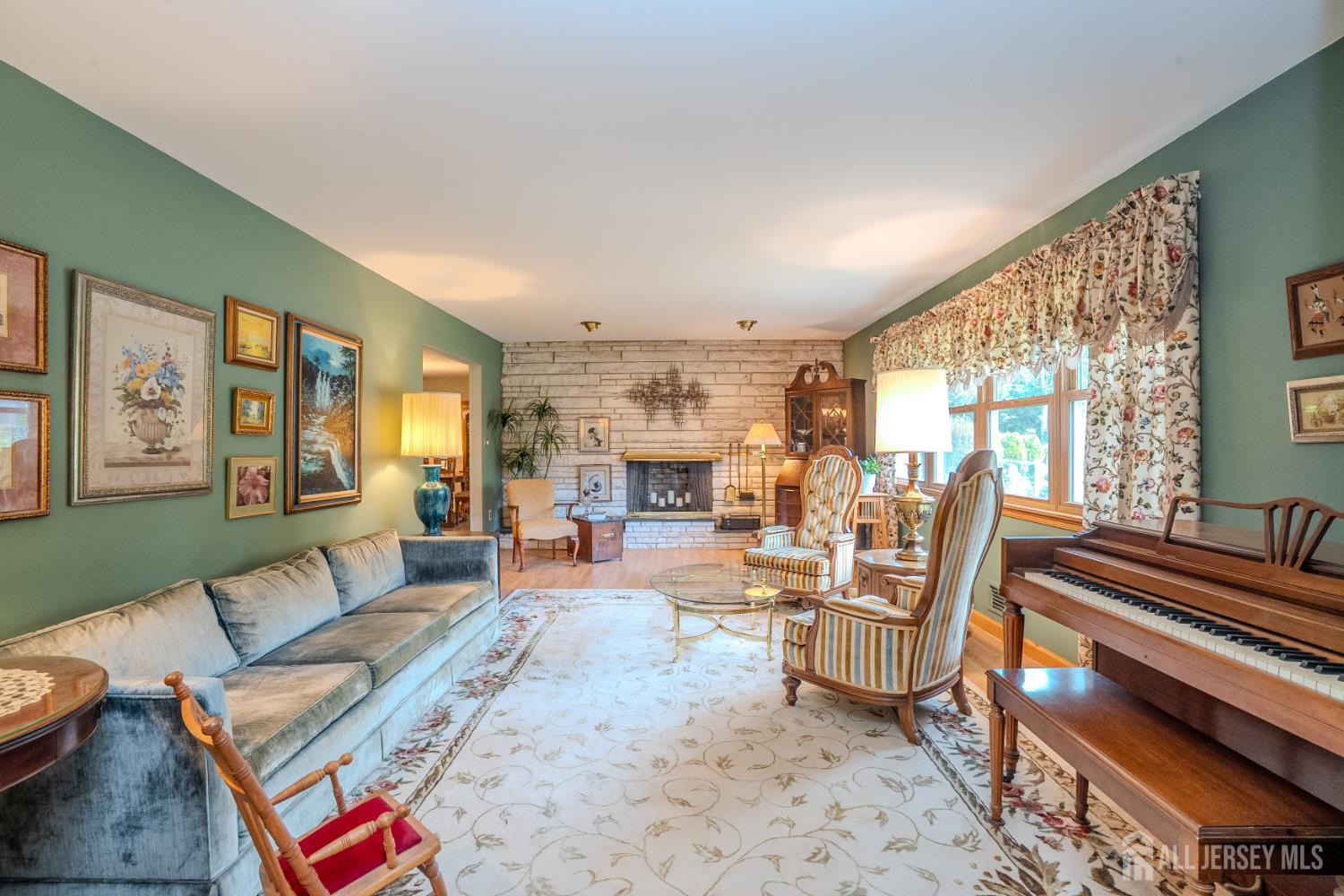 2215 Polk Ave, North Brunswick, NJ 08902 photo