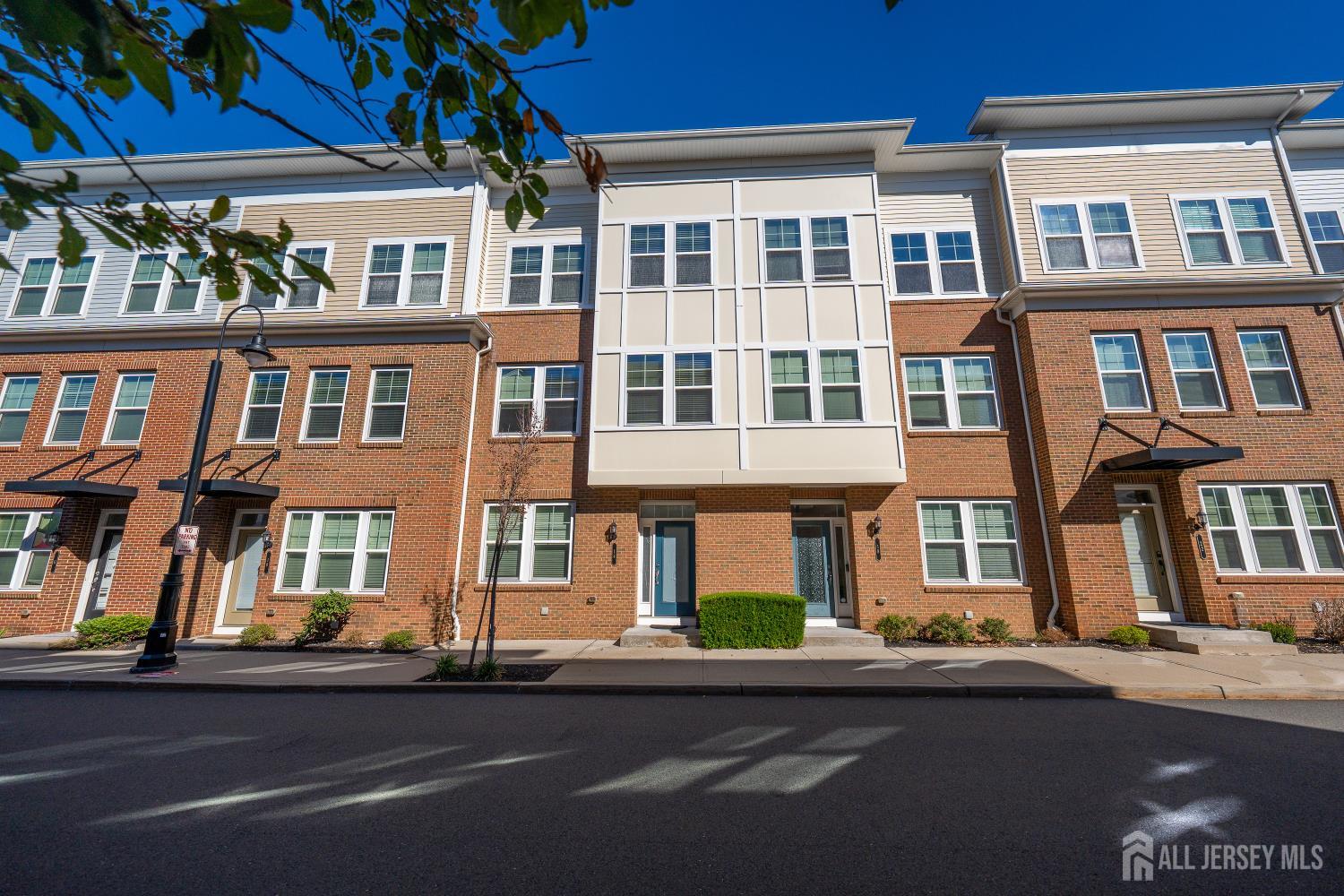 14 Fleet St, North Brunswick, NJ 08902
