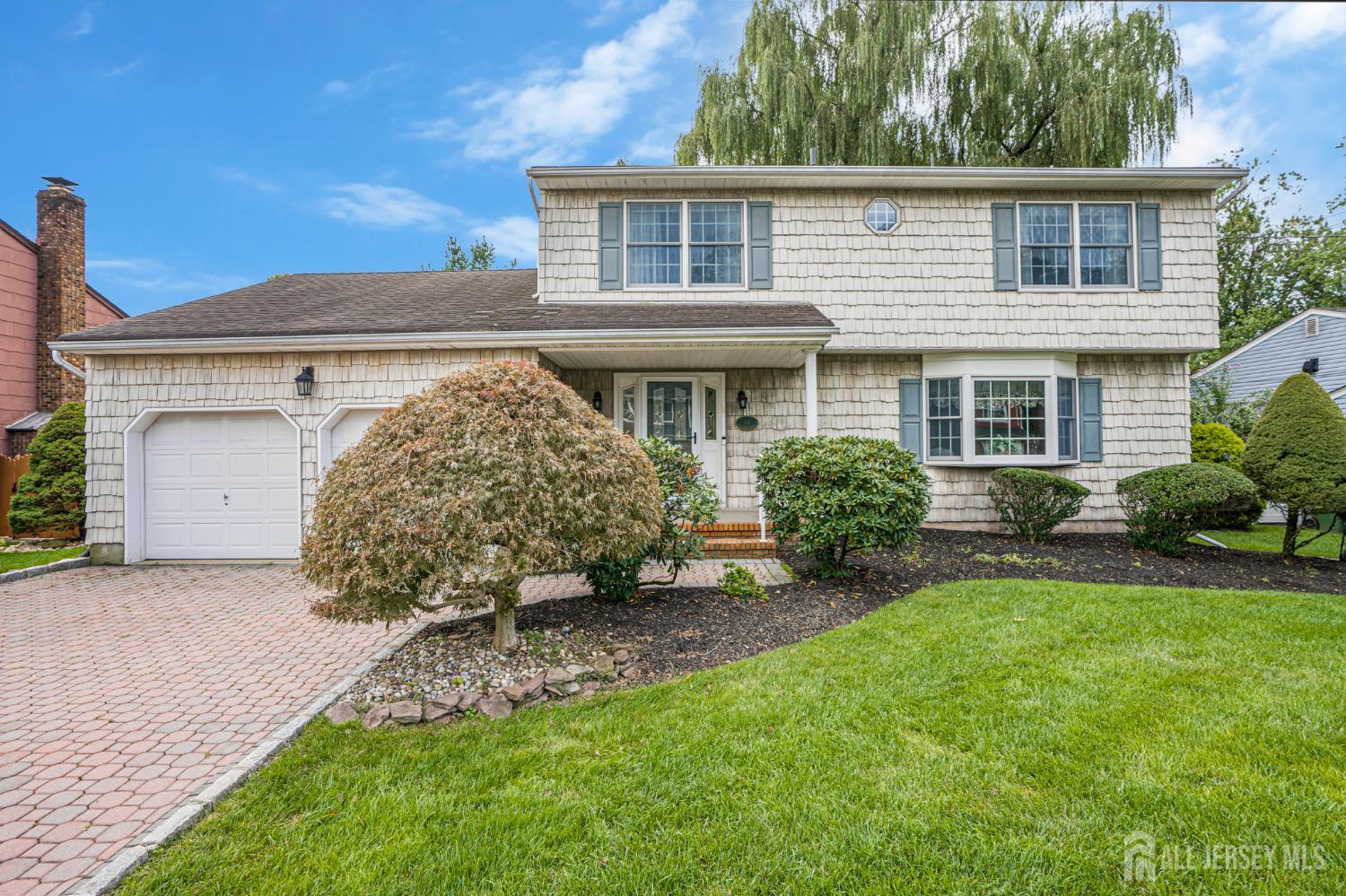11 Woodrow Wilson Dr, Edison, NJ 08820