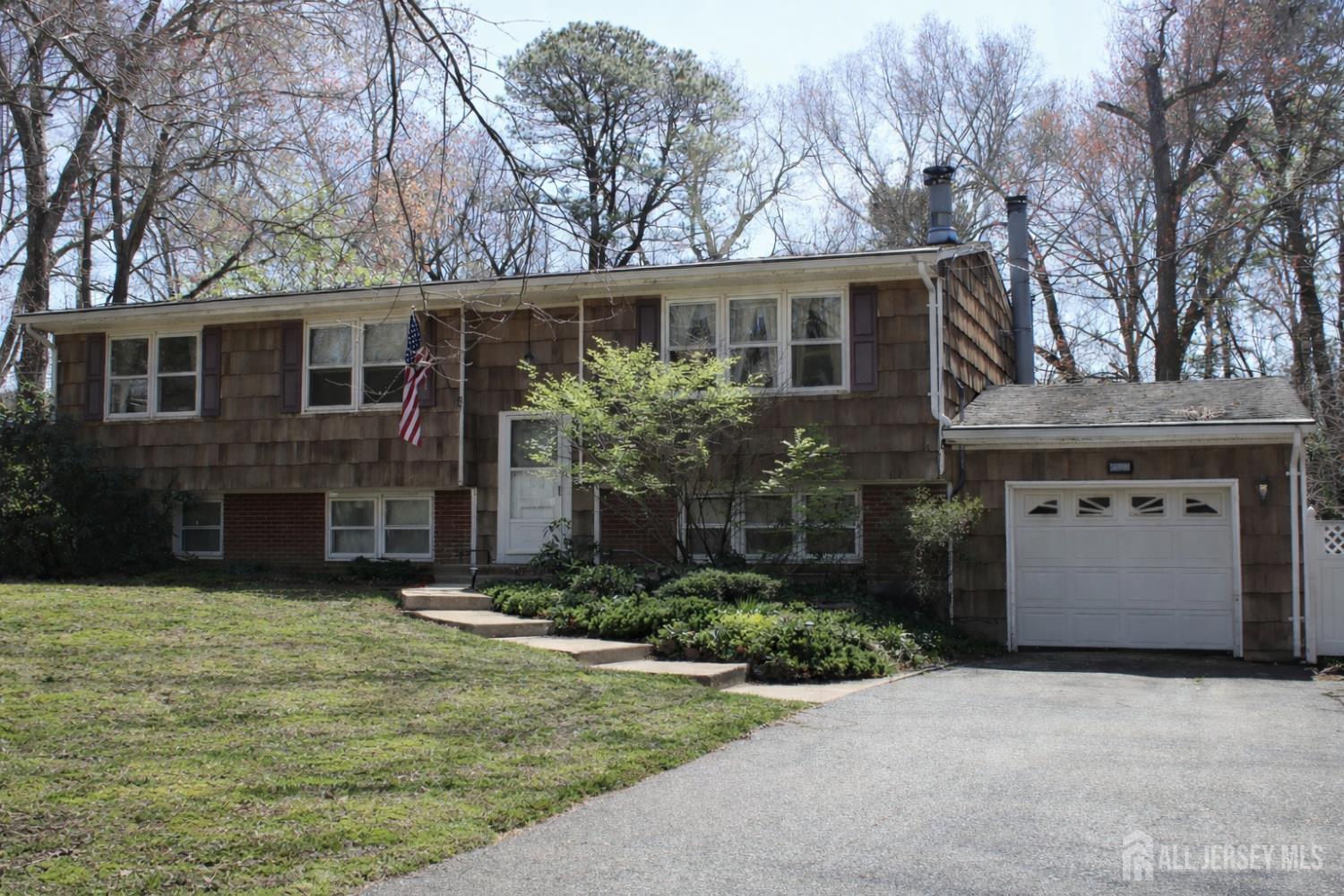 398 Pleasant Valley Rd, Old Bridge, NJ 08857