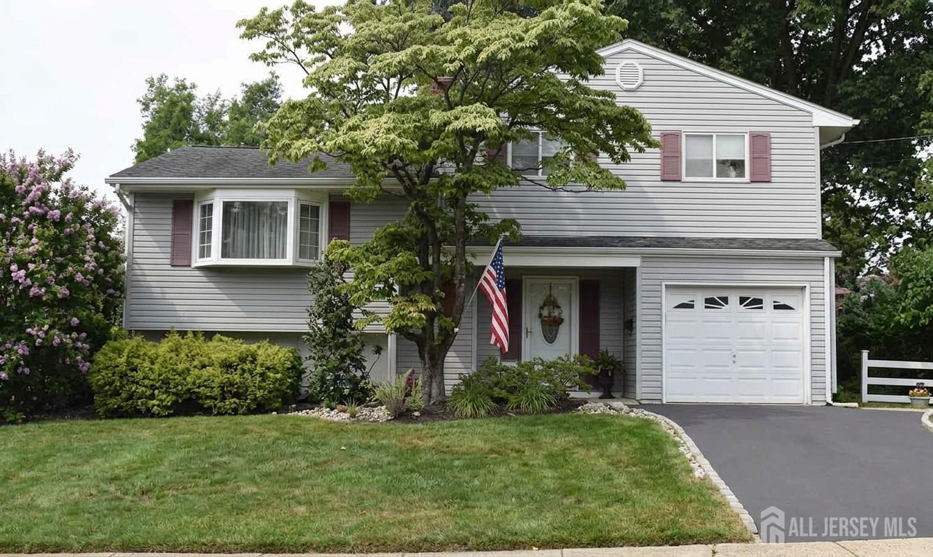 2 Peachwood Ct, Milltown, NJ 08850 photo