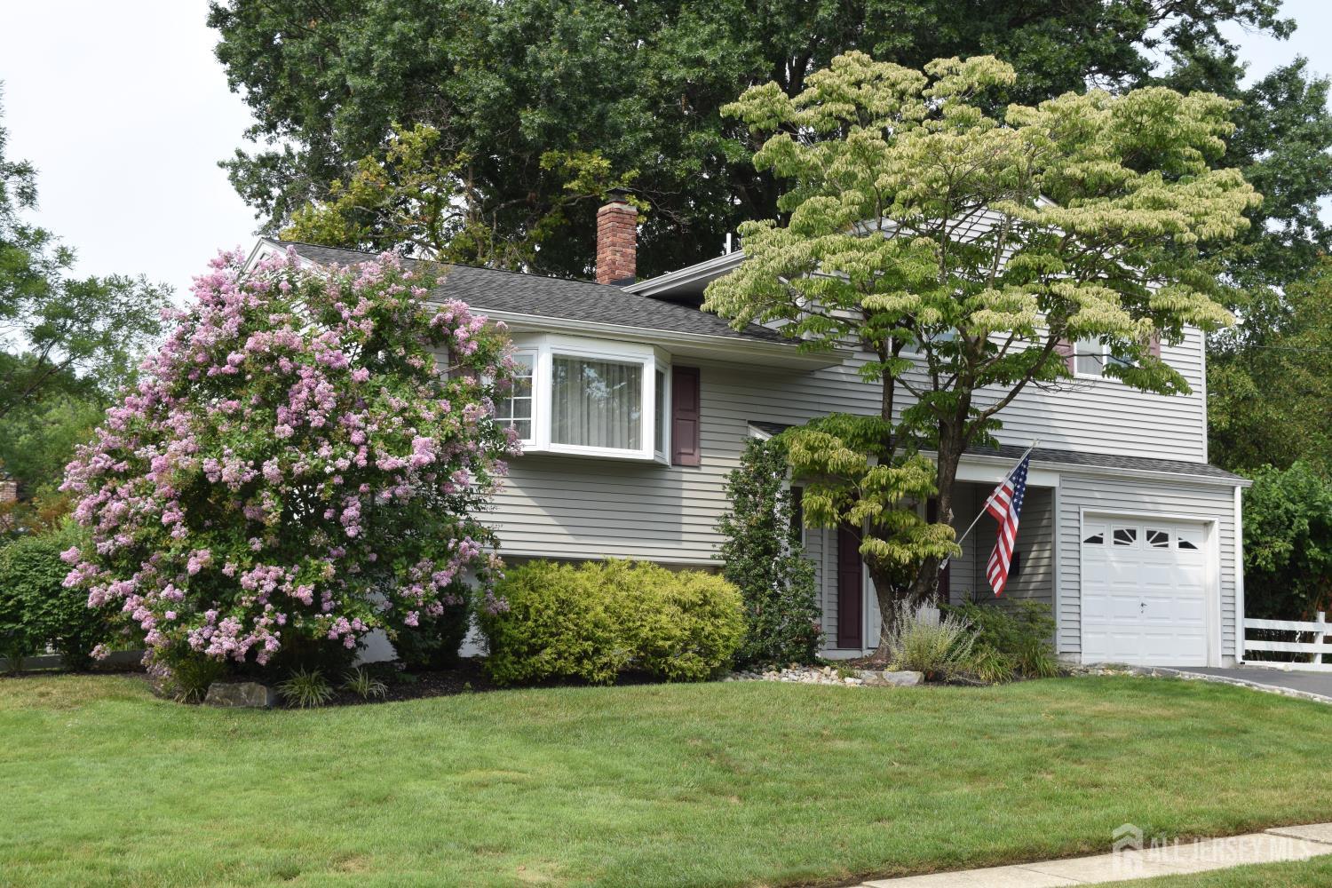 2 Peachwood Ct, Milltown, NJ 08850 photo