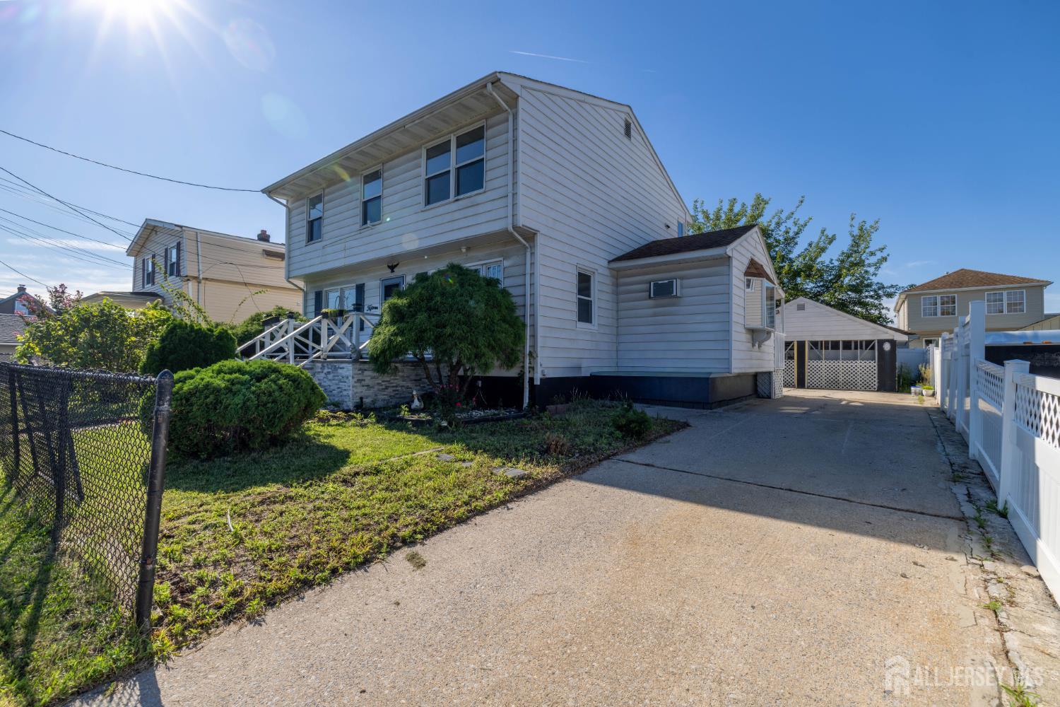 15 Clinton Ave, Keasbey, NJ 08832