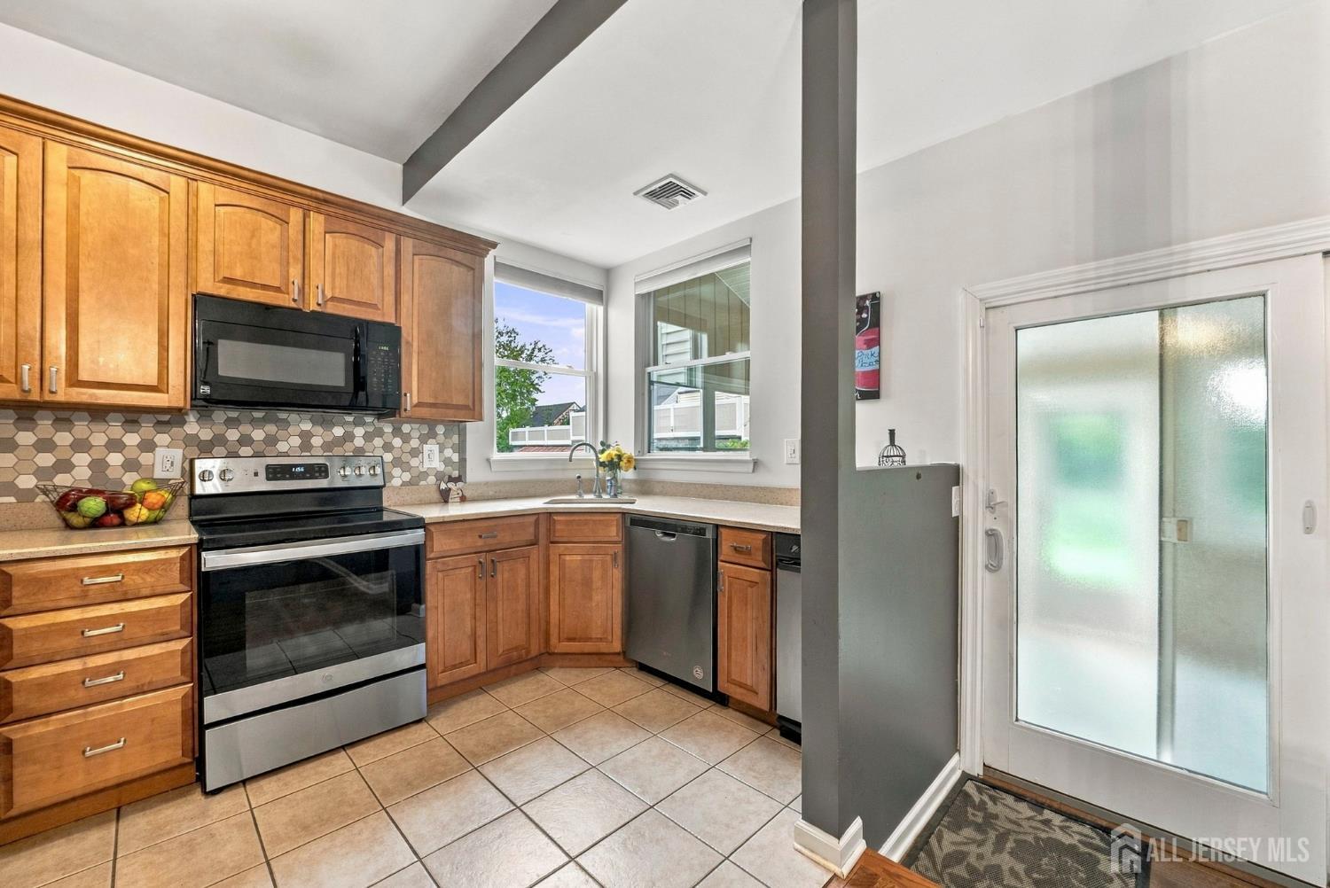 134 Atlantic St, Menlo Park Terrace, NJ 08840 photo