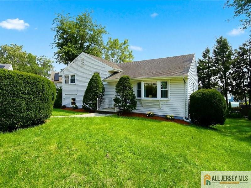 13 Glencourt Ave, Edison, NJ 08837 photo