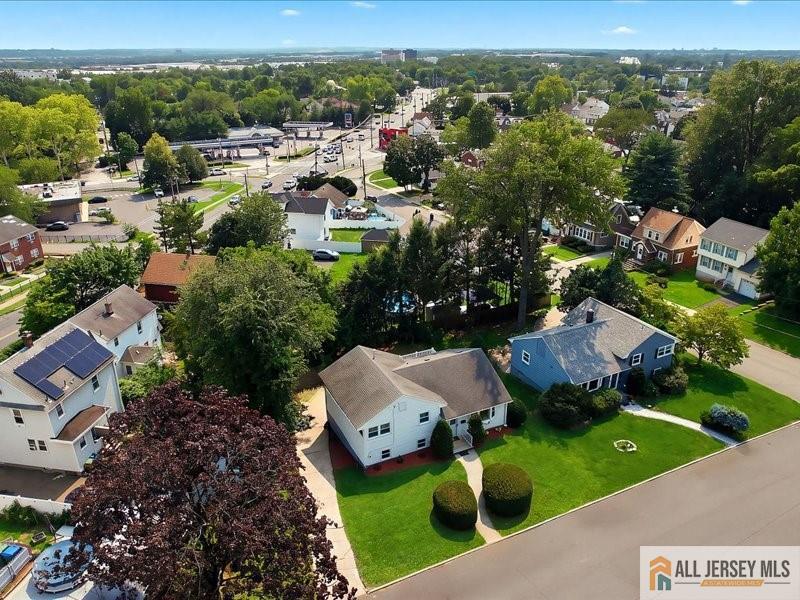 13 Glencourt Ave, Edison, NJ 08837 photo