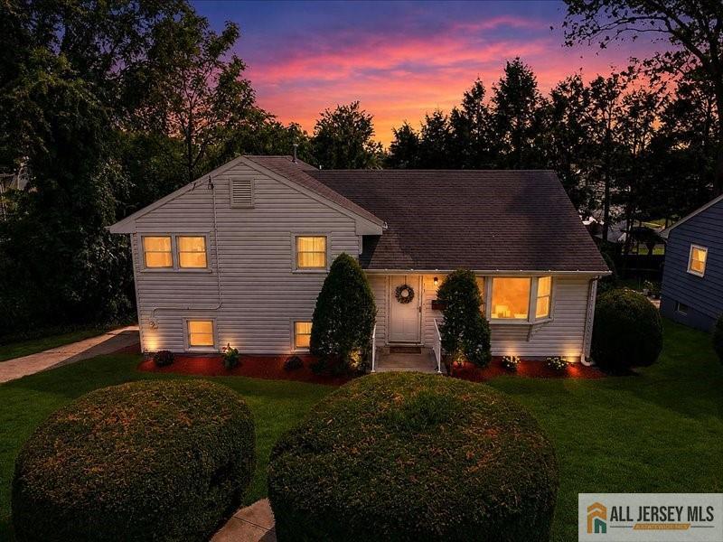 13 Glencourt Ave, Edison, NJ 08837 photo