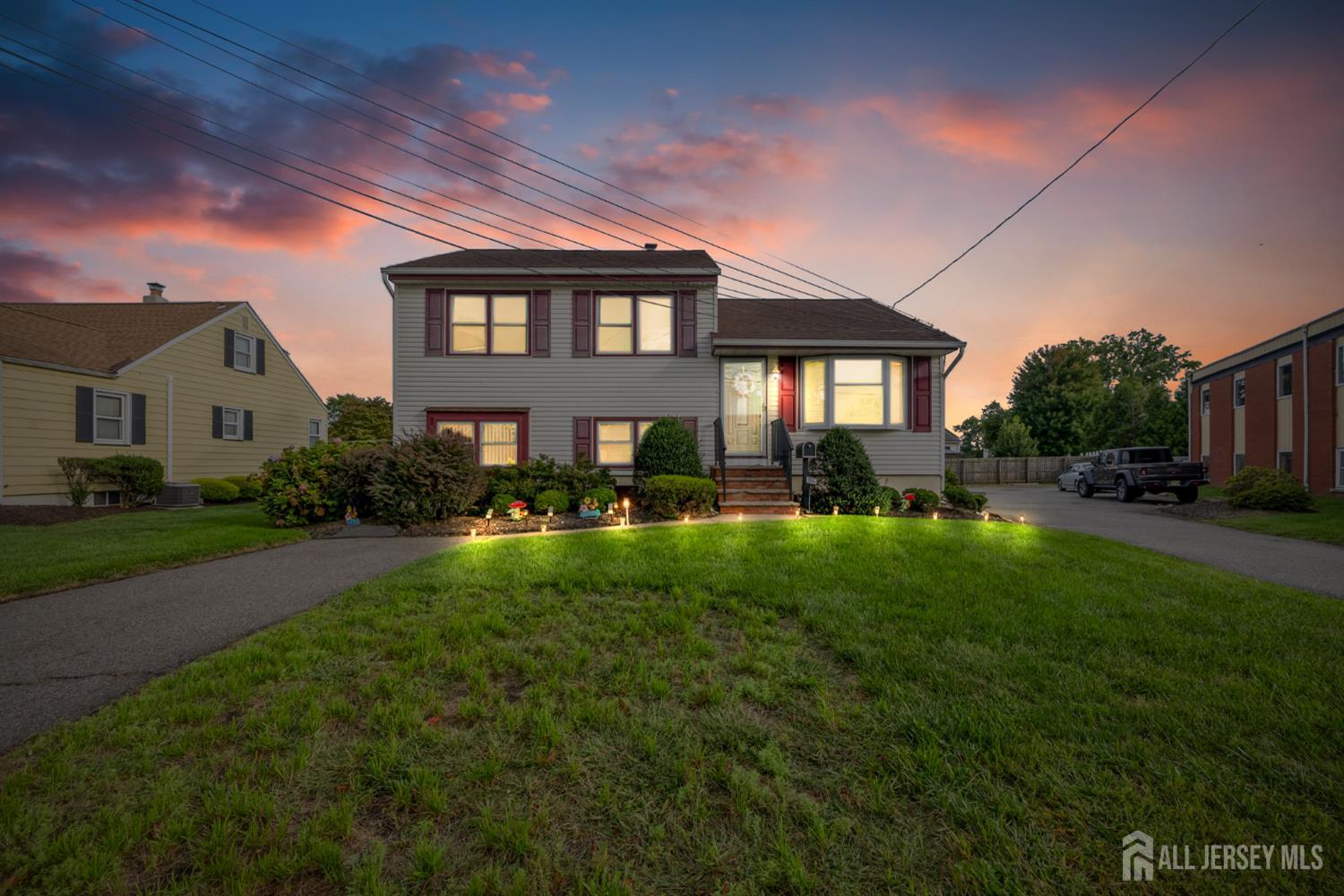 304 Maple Ave, Middlesex, NJ 07080 photo
