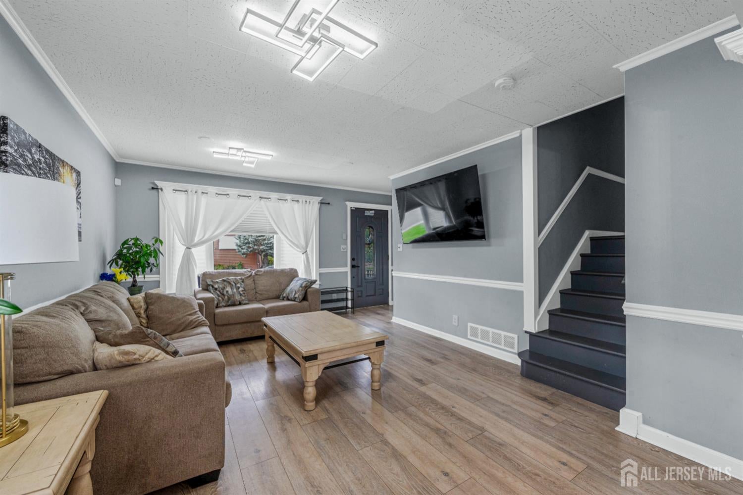 304 Maple Ave, Middlesex, NJ 07080 photo