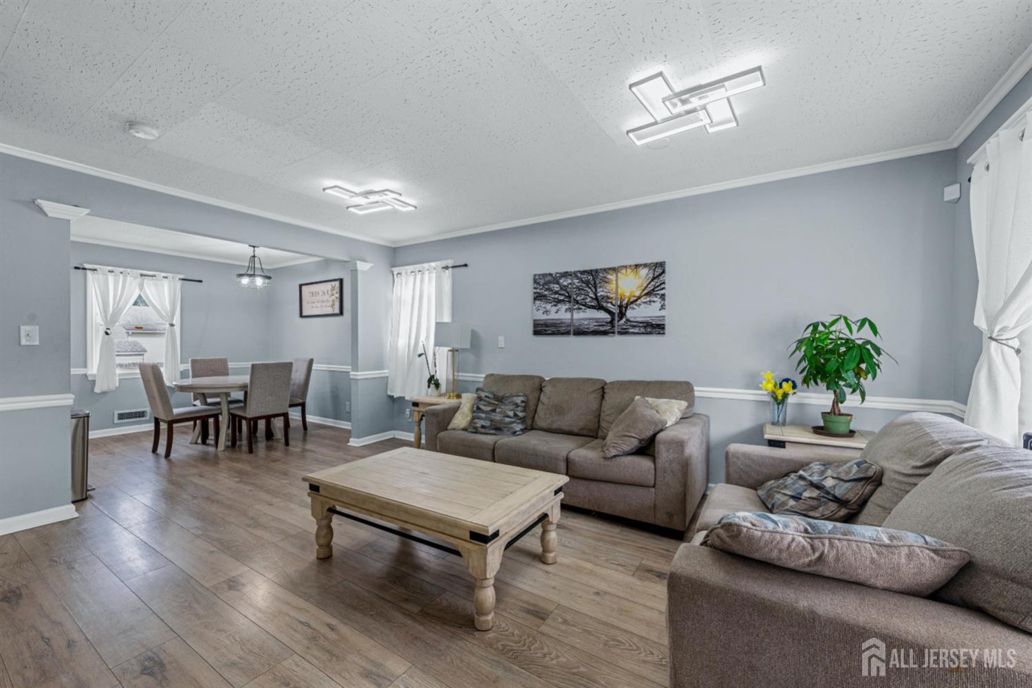 304 Maple Ave, Middlesex, NJ 07080 photo