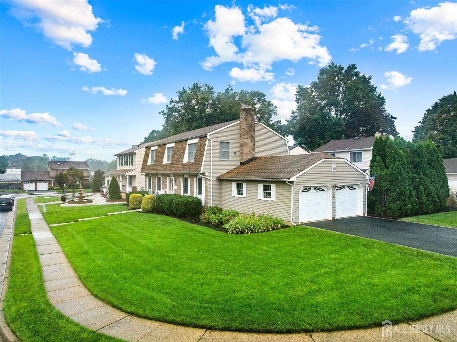 12 Holly Park Dr, South Plainfield, NJ 07080
