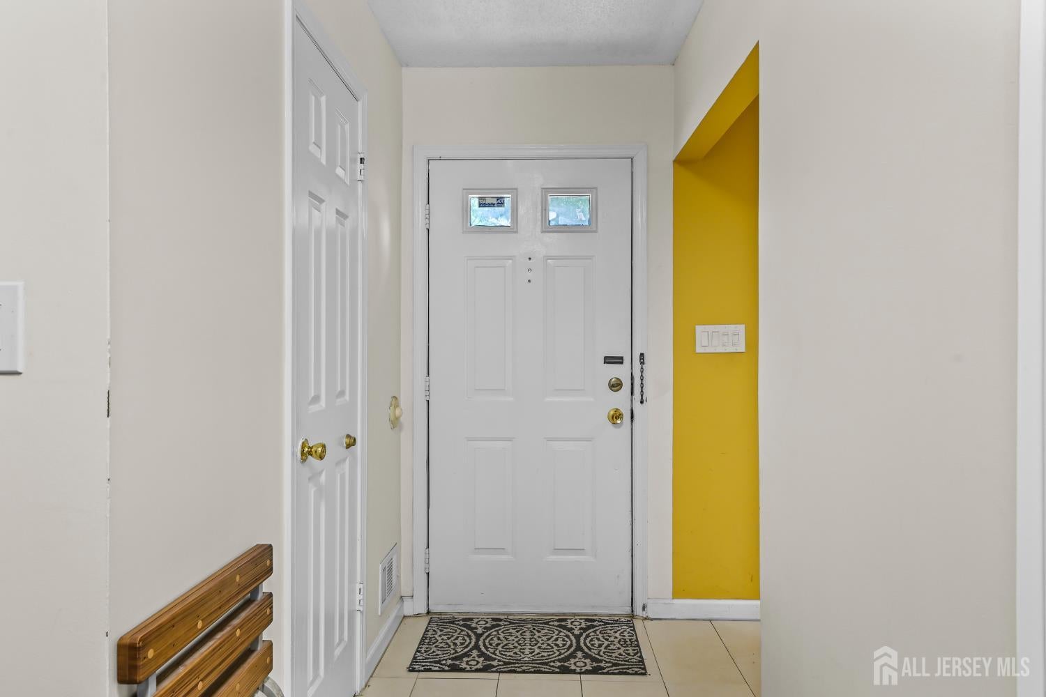 67 Albury Way, North Brunswick, NJ 08902 photo