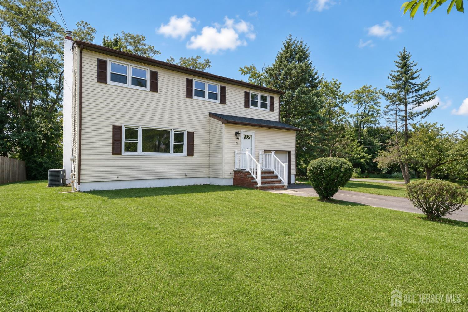 25 Lincoln Ave, Piscataway, NJ 08854