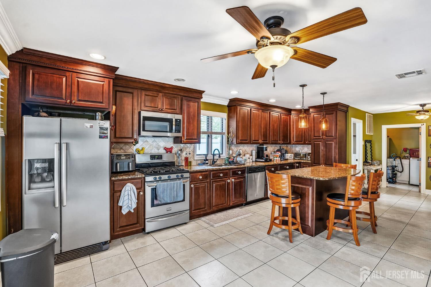 695 Spruce Rd, North Brunswick, NJ 08902 photo