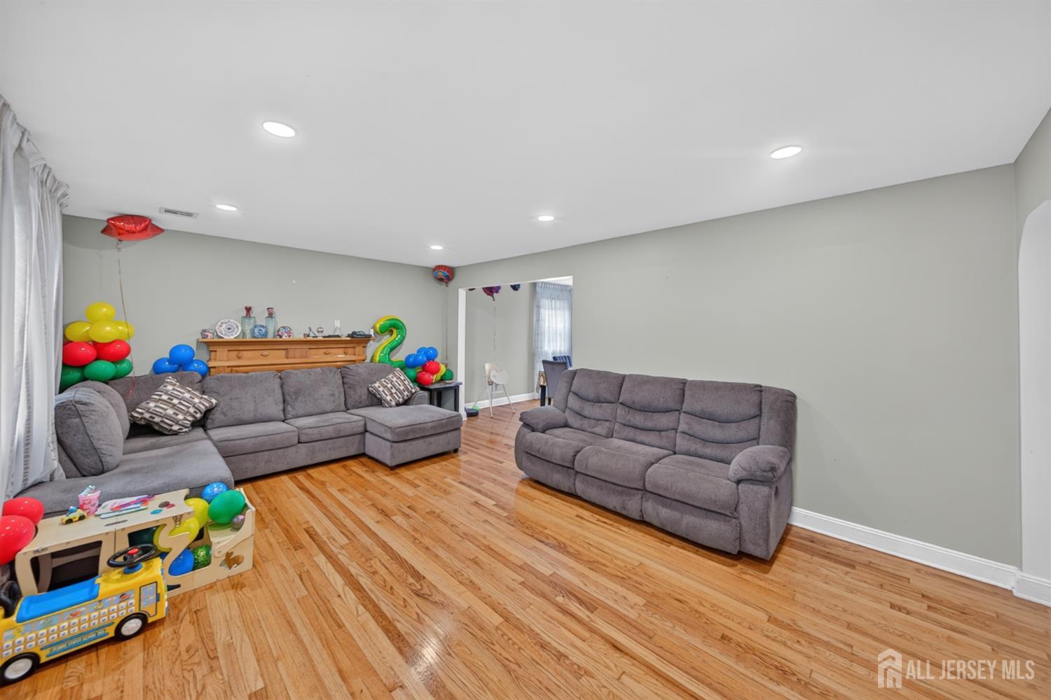 47 Albert Ave, Edison, NJ 08837 photo