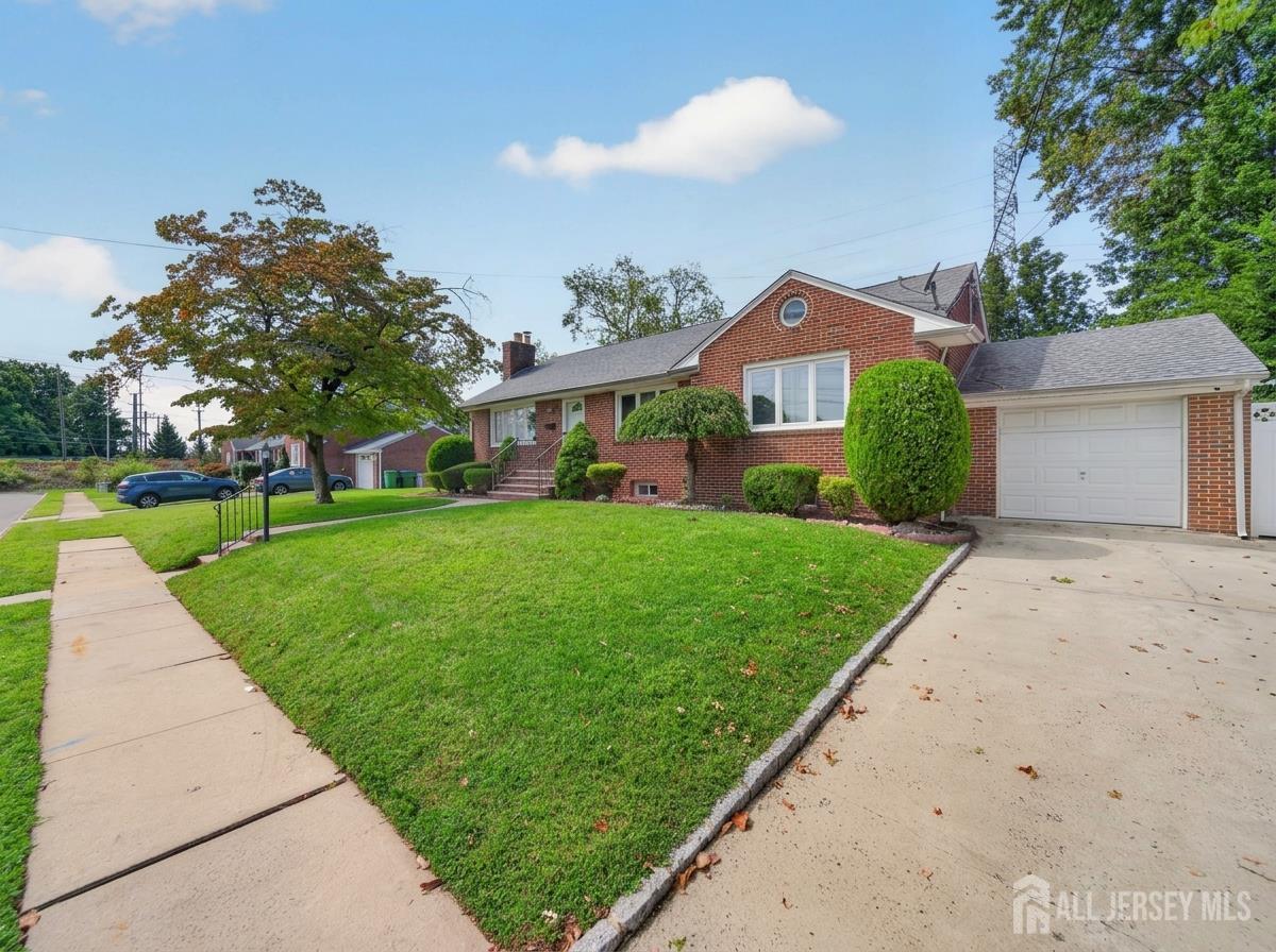 47 Albert Ave, Edison, NJ 08837