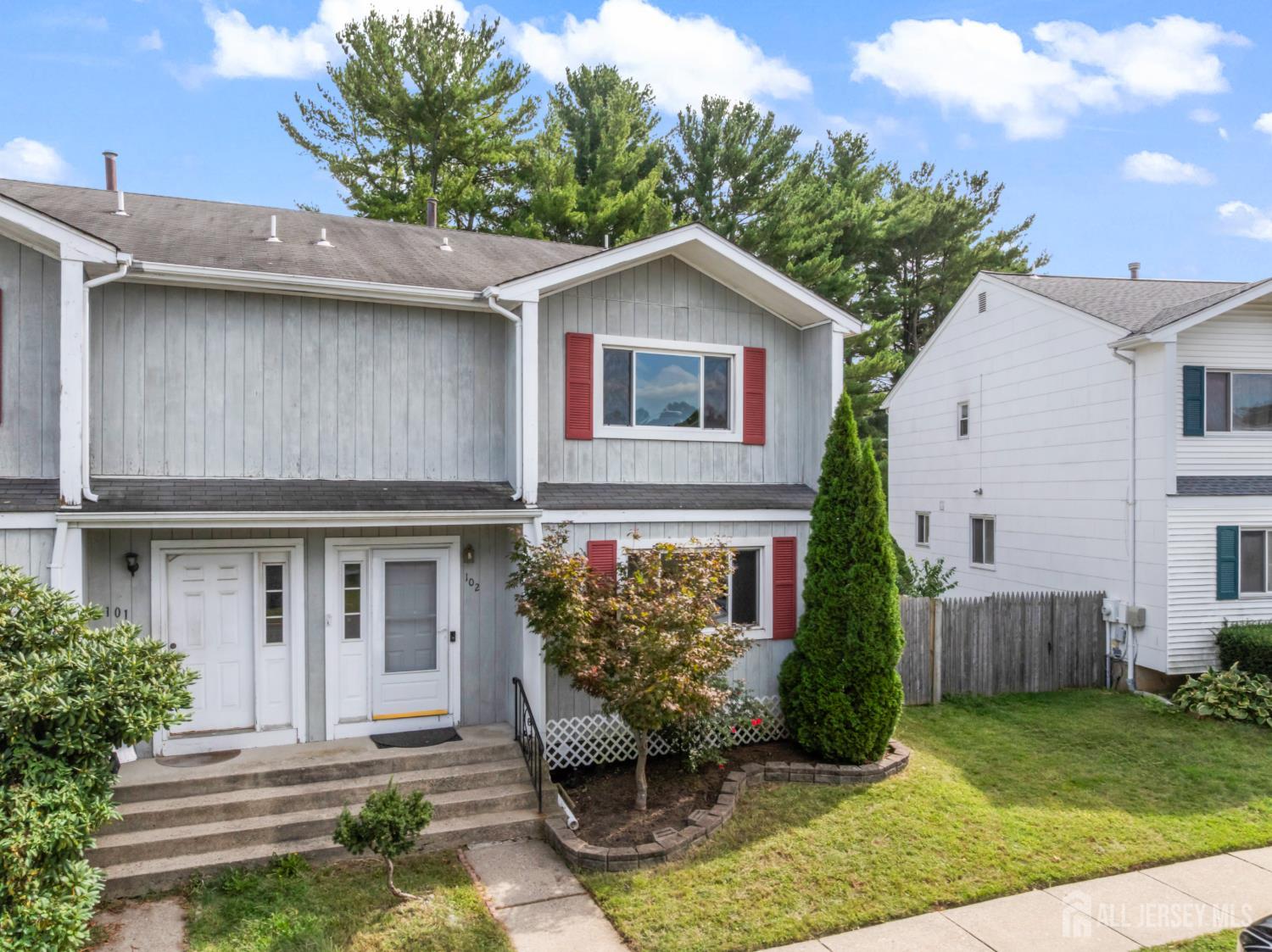 102 Benjamin Ct, North Brunswick, NJ 08810
