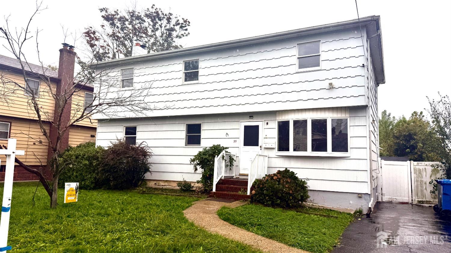 35 Fiat Ave, Iselin, NJ 08830