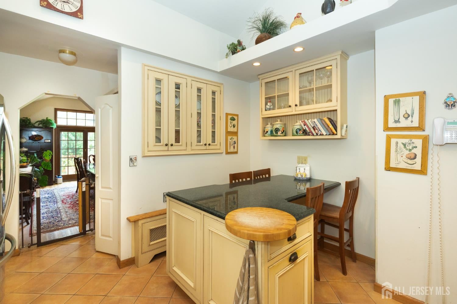 426 Magnolia St, Highland Park, NJ 08904 photo