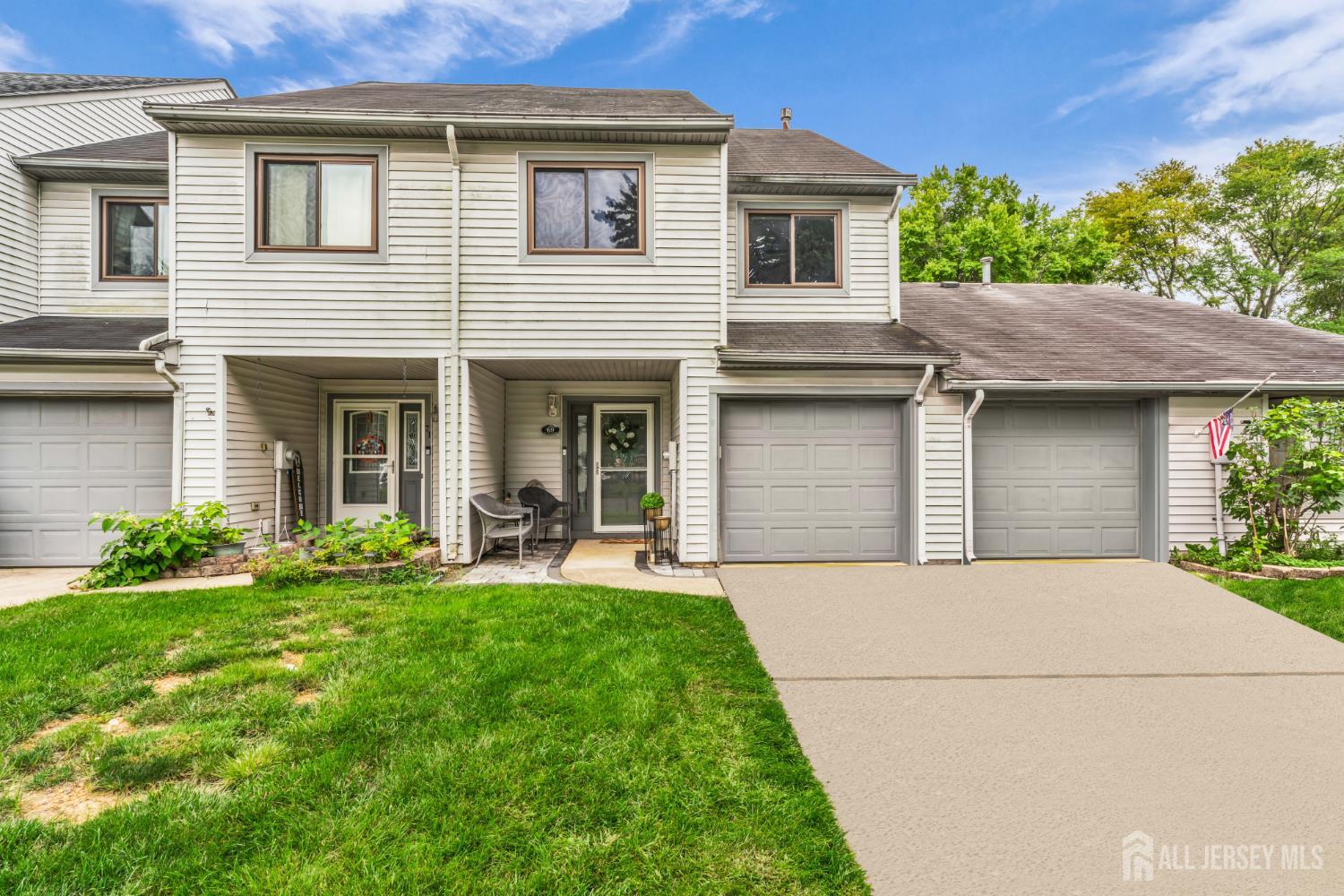 69 Lexington Cir, Old Bridge, NJ 07747