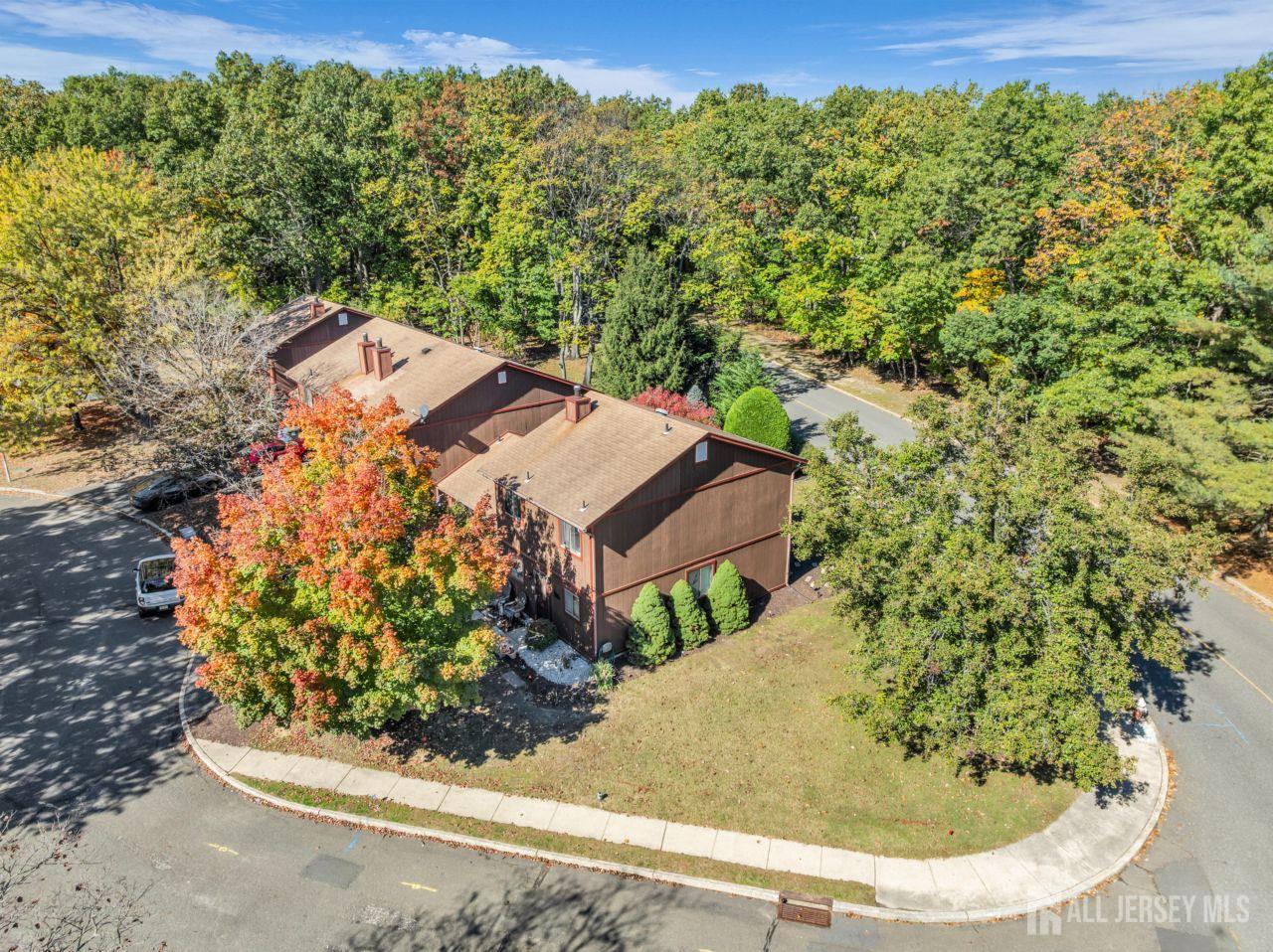 16 Cardinal Ln, Howell, NJ 07731 photo