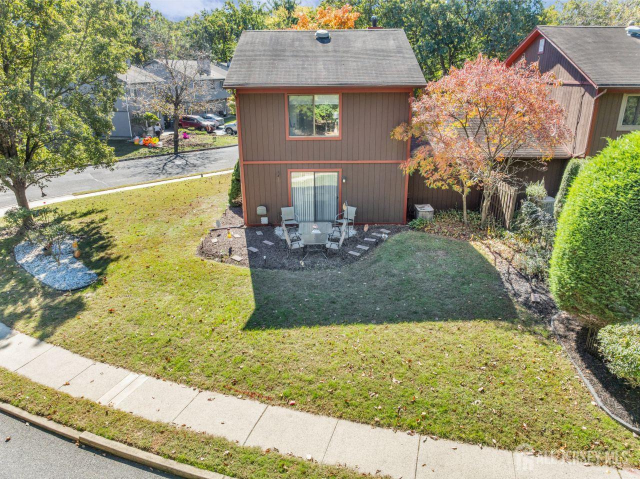 16 Cardinal Ln, Howell, NJ 07731 photo