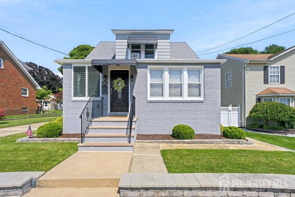 10 Krumb St, Sayreville, NJ 08872