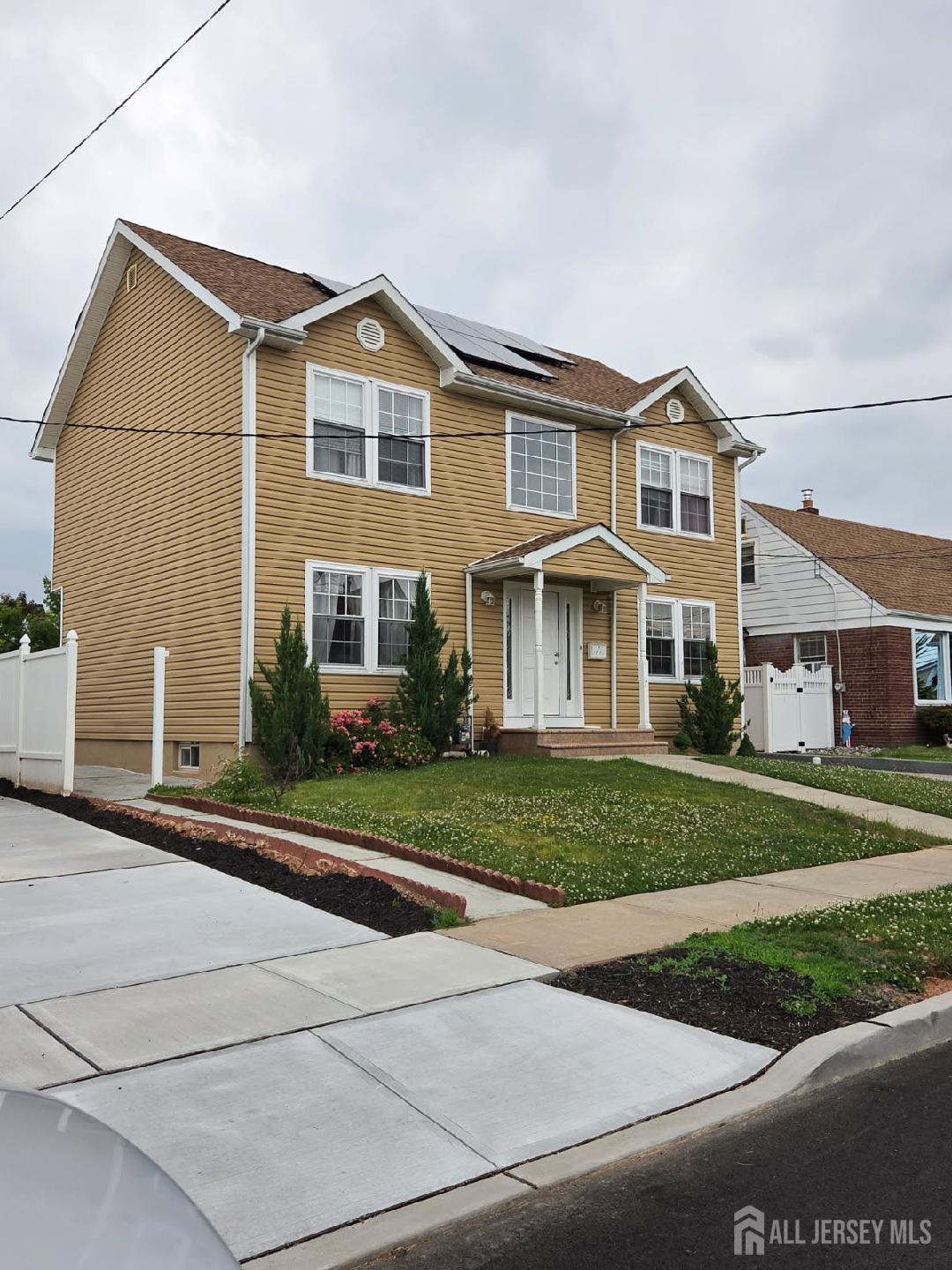 117 Dorothy St, Carteret, NJ 07008
