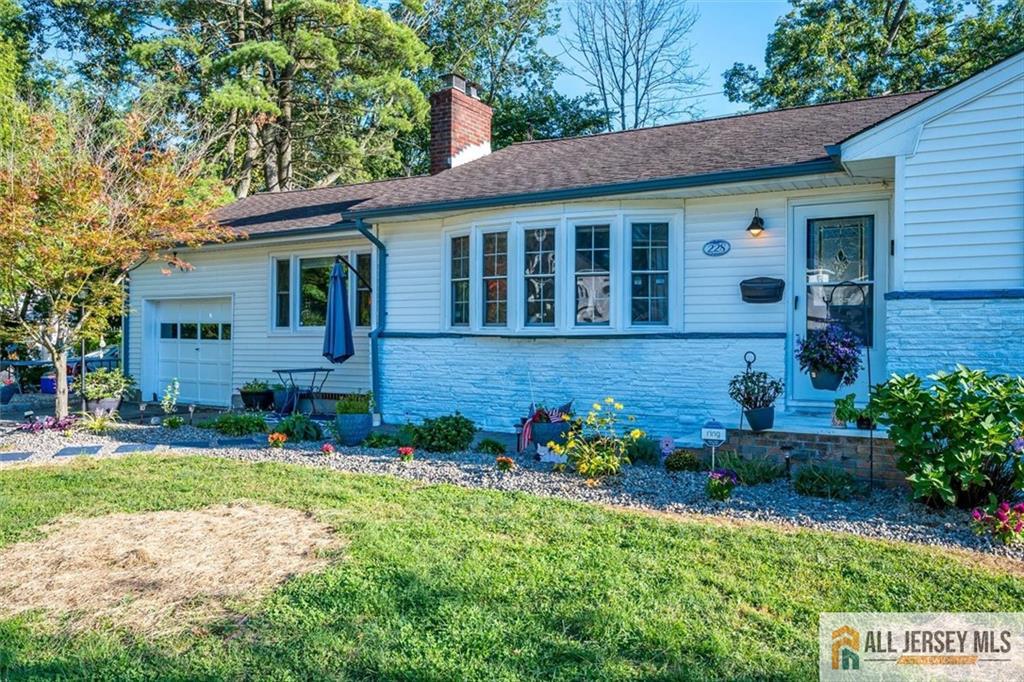 228 Norris Ave, Metuchen, NJ 08840 photo