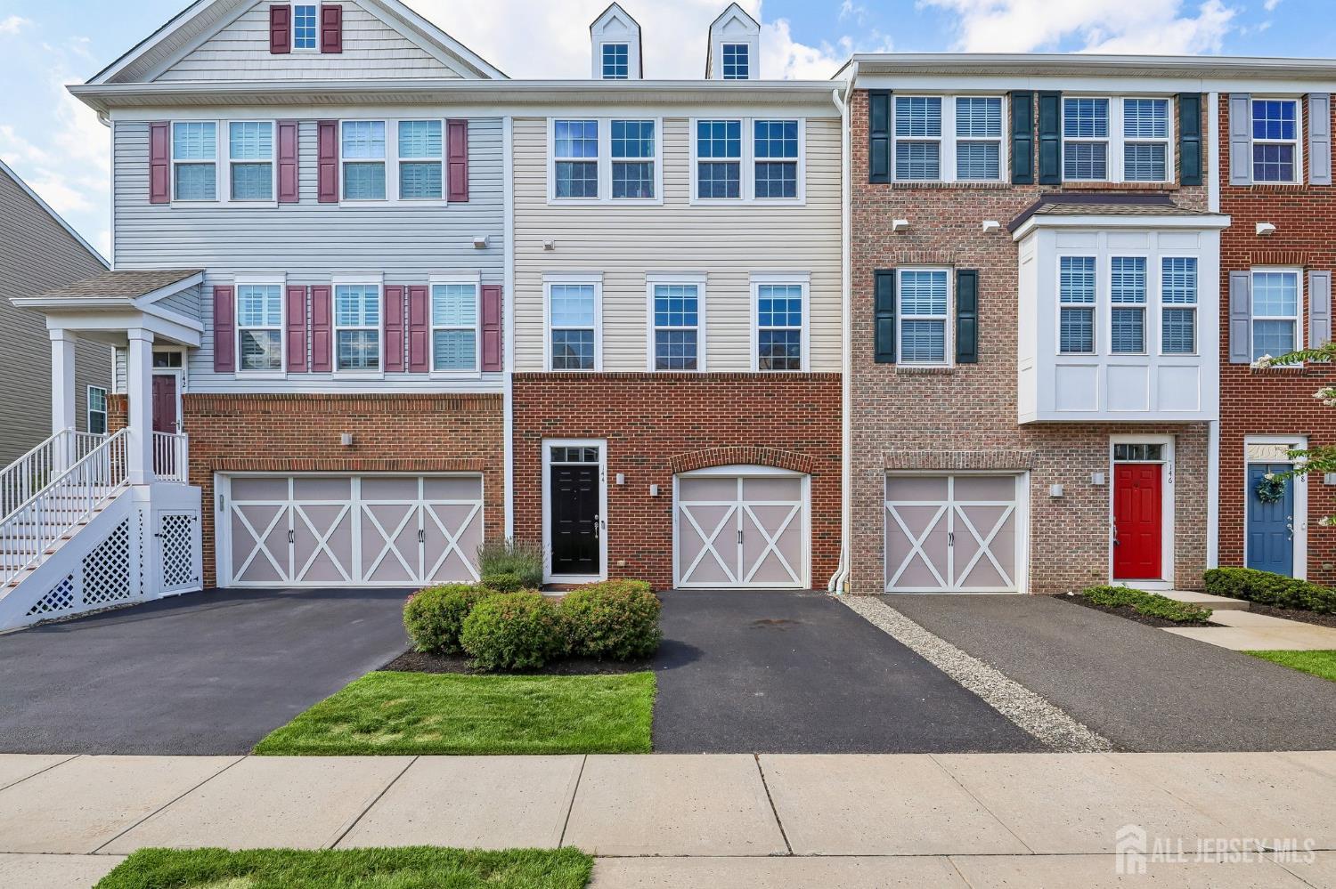 144 Waypoint Dr, Eatontown, NJ 07724