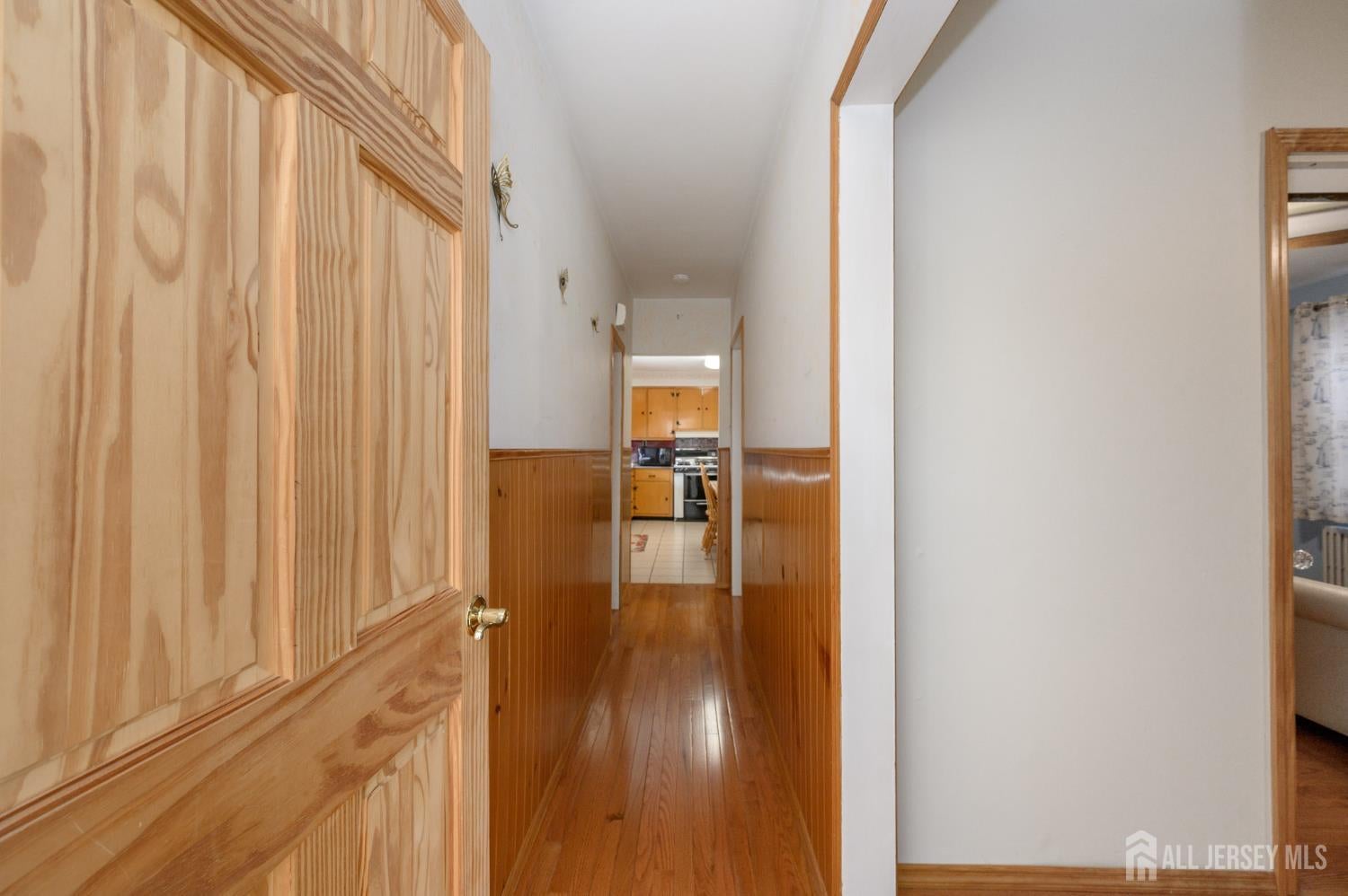 27 S Robert St, Sewaren, NJ 07077 photo