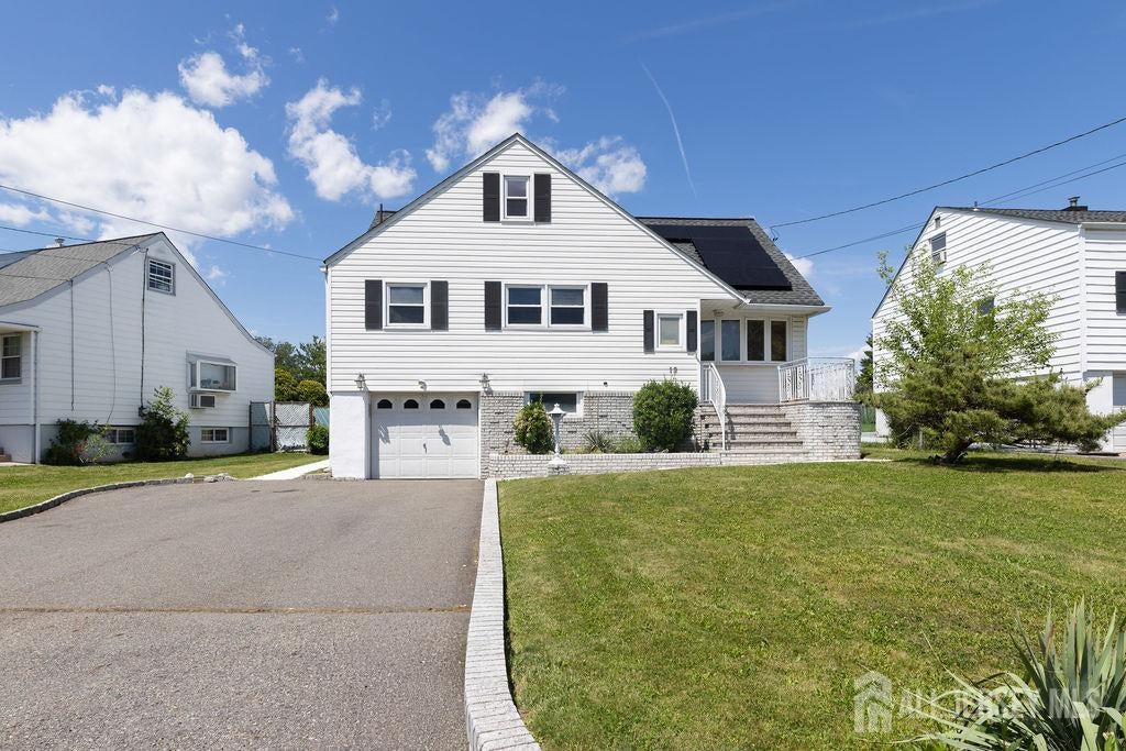 19 Jonquil Cir, Fords, NJ 08863