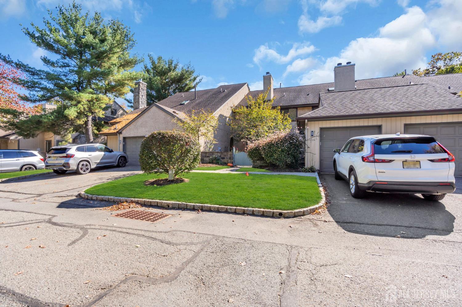 23 Ashford Dr, Plainsboro, NJ 08536 photo