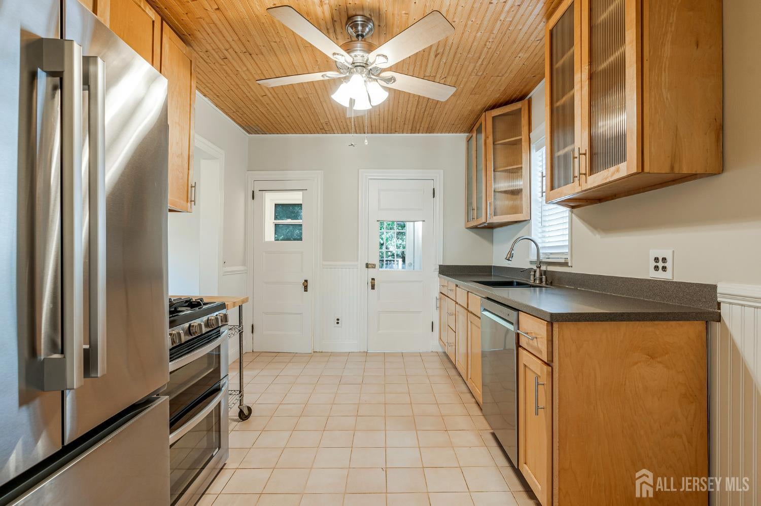 610 Front St, Dunellen, NJ 08812 photo