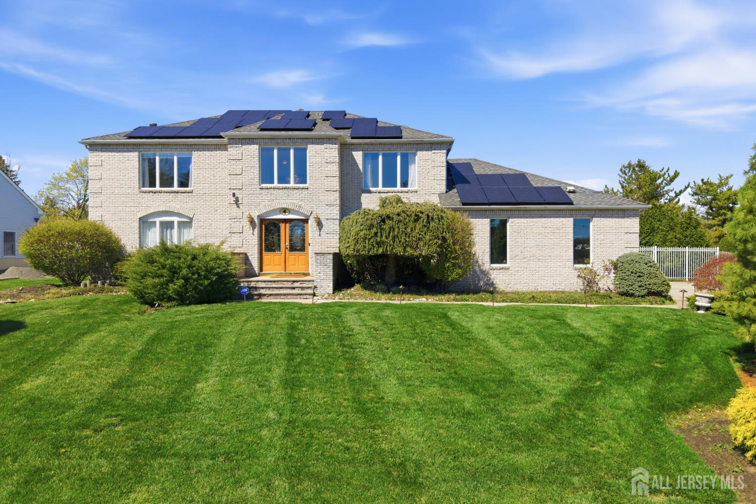 4 Allison Ct, Edison, NJ 08820
