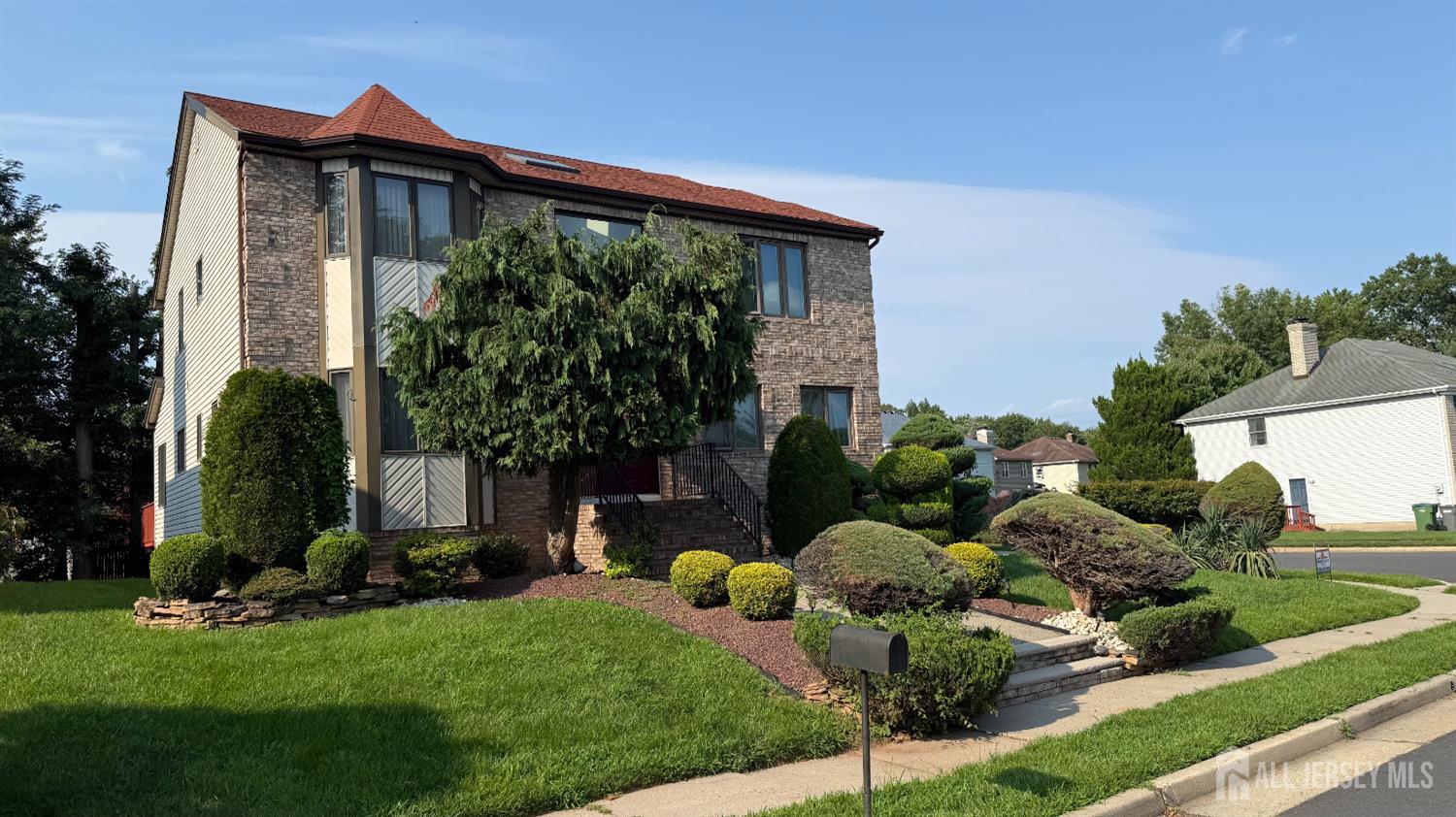216 Fletcher St, Edison, NJ 08820