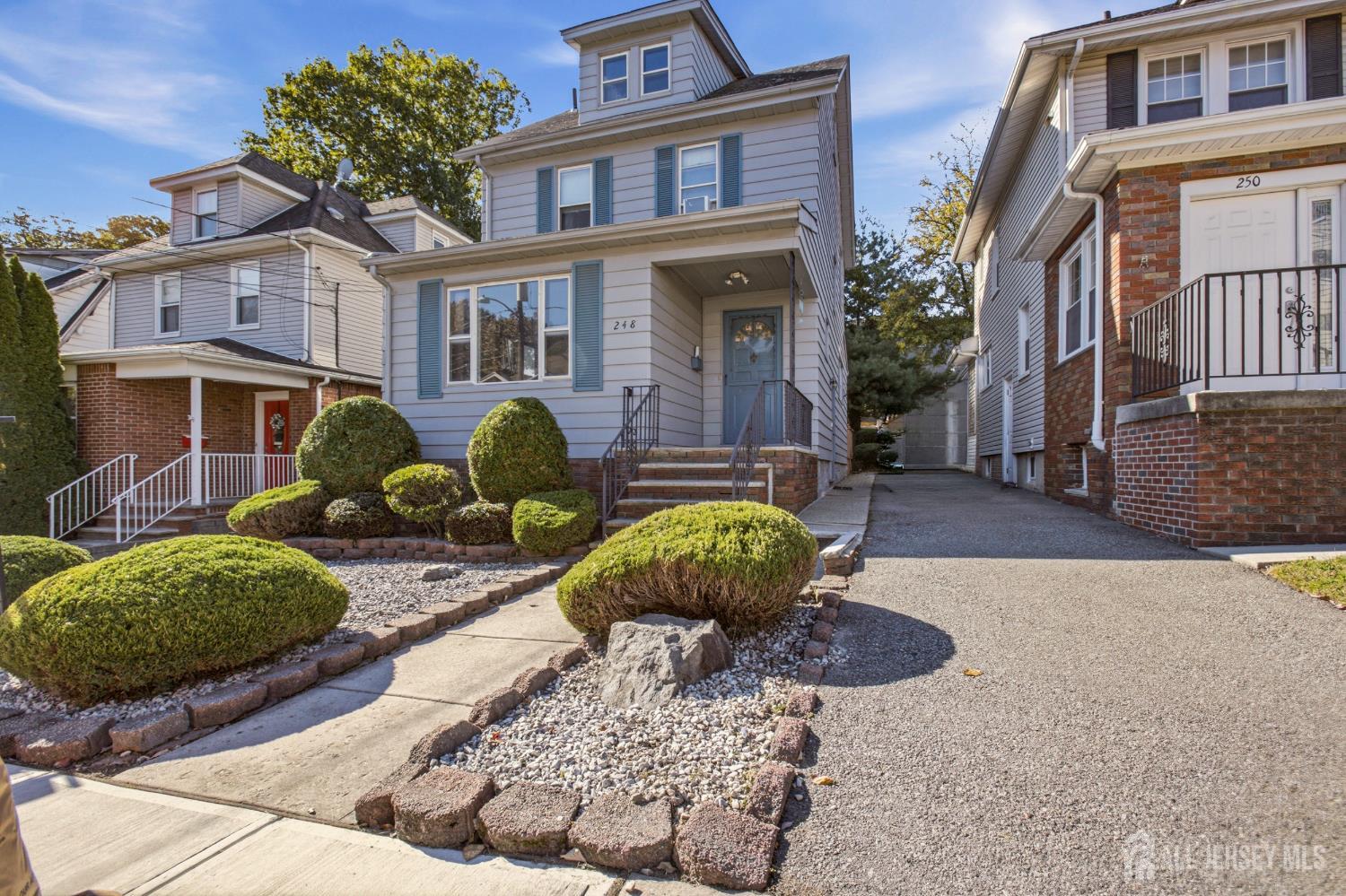 248 Tom Hunter Rd, Fort Lee, NJ 07024