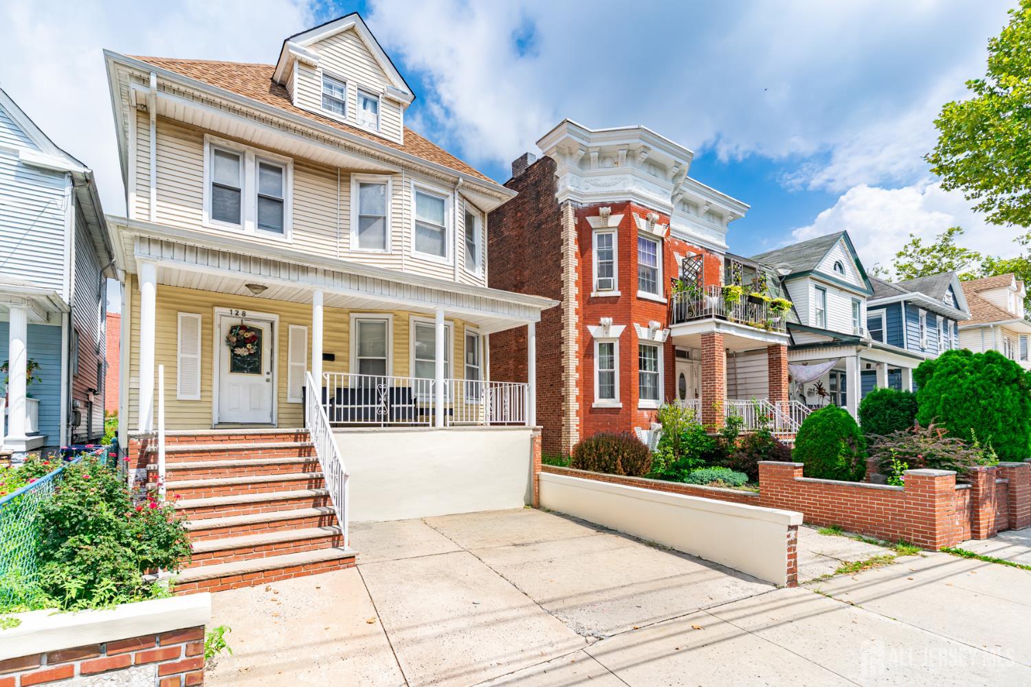 128 Lewis St, Perth Amboy, NJ 08861